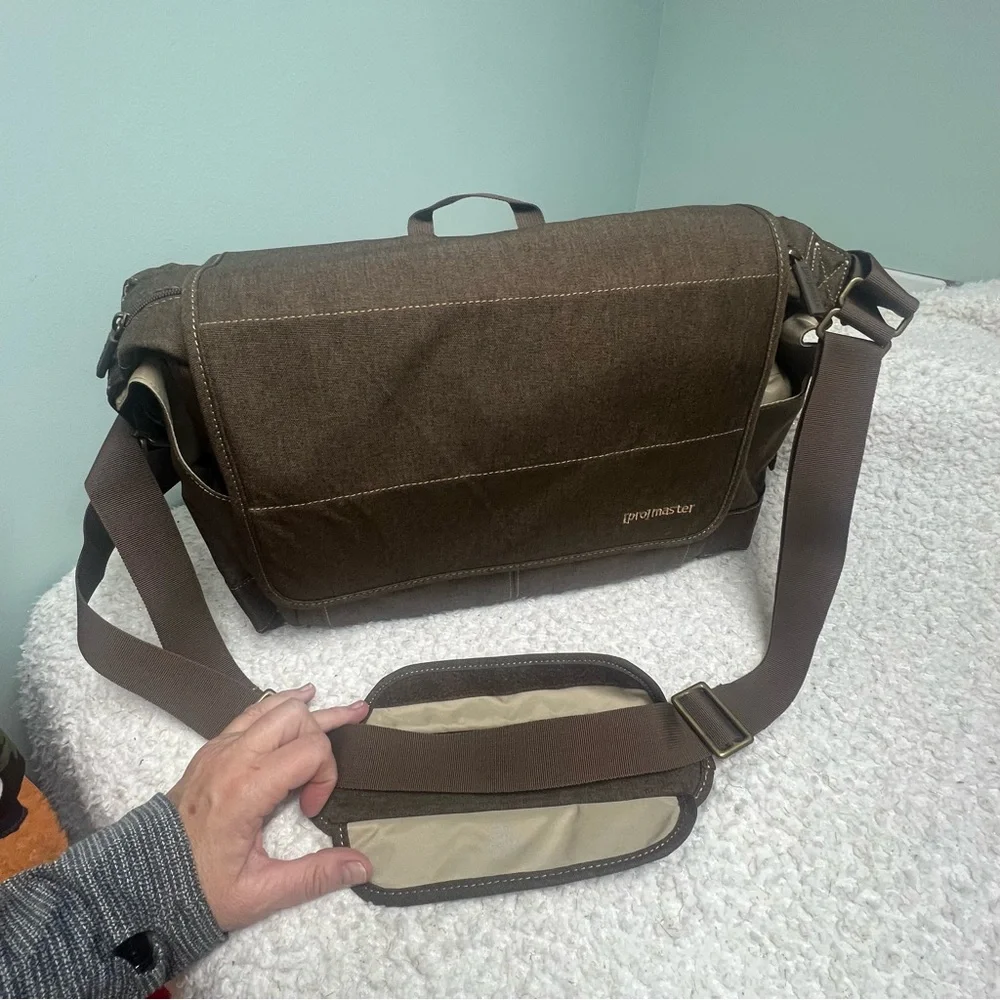 Camera Bag Promaster Cityscape 140 Courier Bag Lens BRAND NWT Hazelnut Brown
